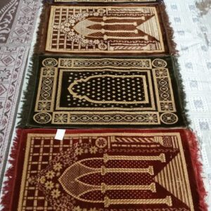Al Rayyan Velvet Janamaz – Soft Velvet Prayer Mat for Hajj & Umrah Tabaruk